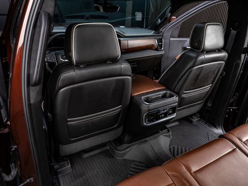 Used 2024 GMC Sierra 3500 Denali Ultimate image 33