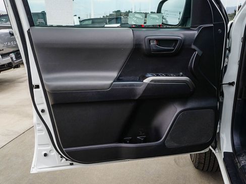 Certified 2020 Toyota Tacoma SR5 RWD image 21