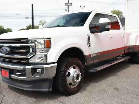 Used 2022 Ford F350 Lariat w/ Lariat Value Package image 3