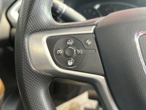 Used 2023 GMC Acadia SLE w/ Driver Convenience Package image 19