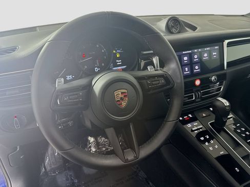 Certified 2025 Porsche Macan AWD/4WD image 25