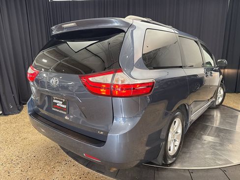 Used 2016 Toyota Sienna LE FWD image 6