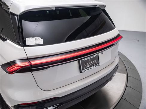 New 2026 Lincoln Nautilus Premier AWD/4WD image 29