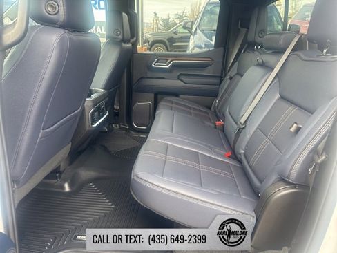 Used 2023 Chevrolet Silverado 1500 High Country w/ Technology Package image 9