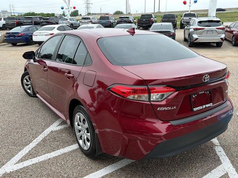 Used 2025 Toyota Corolla LE FWD image 5