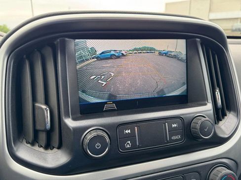 Used 2022 Chevrolet Colorado LT w/ Fleet Safety Package RWD image 16