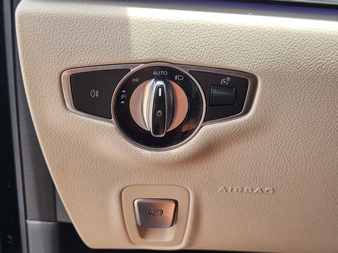 Used 2022 Mercedes-Benz E 350 Sedan image 22
