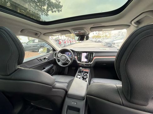 Certified 2025 Volvo V60 B5 Cross Country Plus image 23