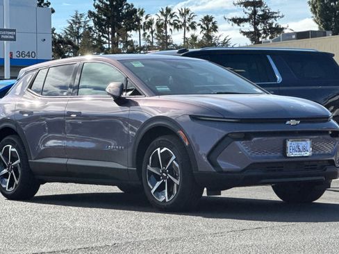 Used 2026 Chevrolet Equinox EV LT image 2