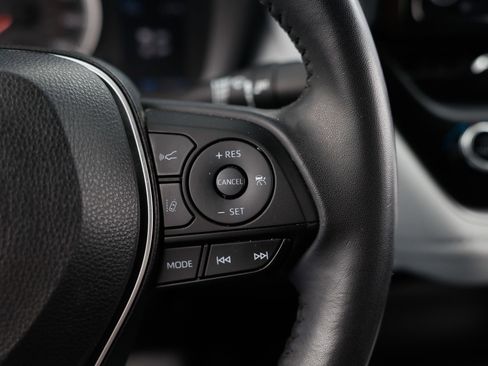 Used 2022 Toyota Corolla SE image 32