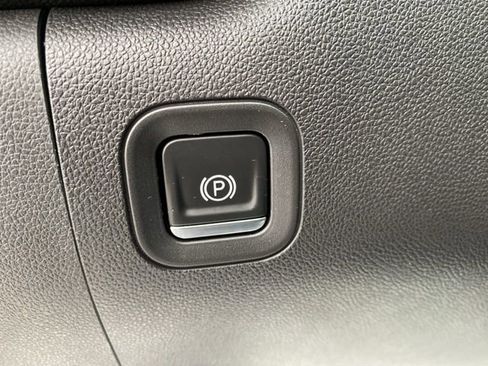 Used 2020 GMC Sierra 1500 SLT w/ SLT Premium Plus Package image 18