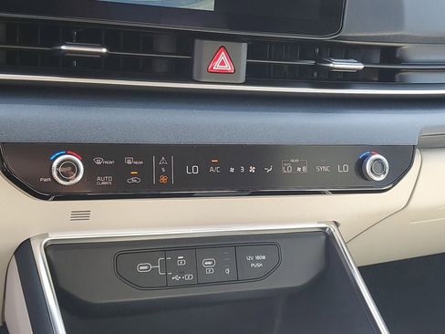 New 2026 Kia Carnival EX image 17