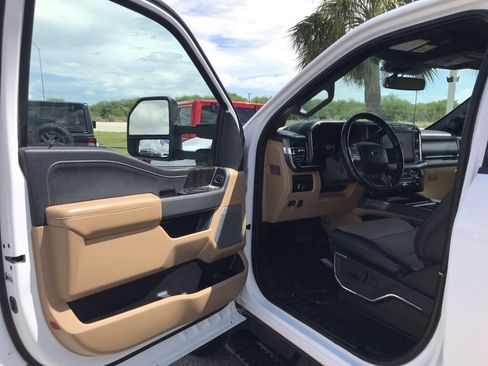 Used 2024 Ford F350 Lariat w/ Sport Appearance Package image 12