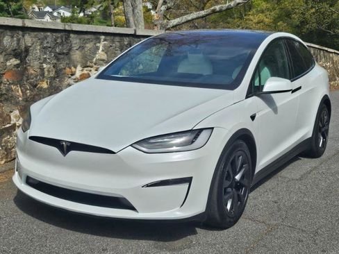 Used 2023 Tesla Model X AWD/4WD image 14
