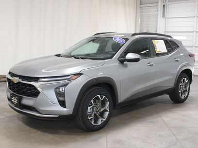Used 2025 Chevrolet Trax LT