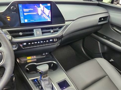 Used 2024 Lexus UX 250h FWD image 42