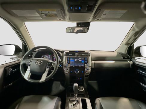 Used 2022 Toyota 4Runner SR5 Premium image 16