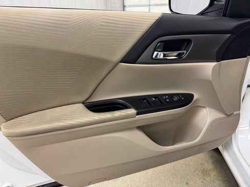 Used 2014 Honda Accord LX image 8