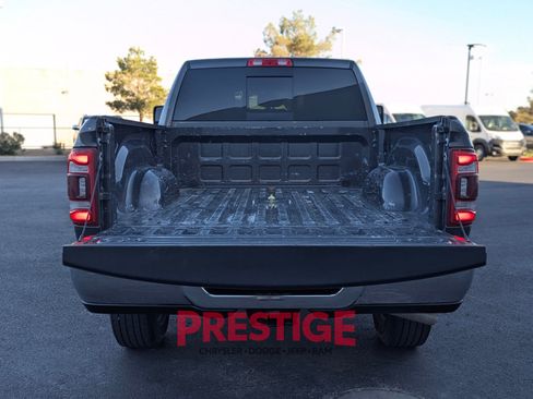 Used 2024 RAM 2500 Tradesman w/ Chrome Appearance Group image 13