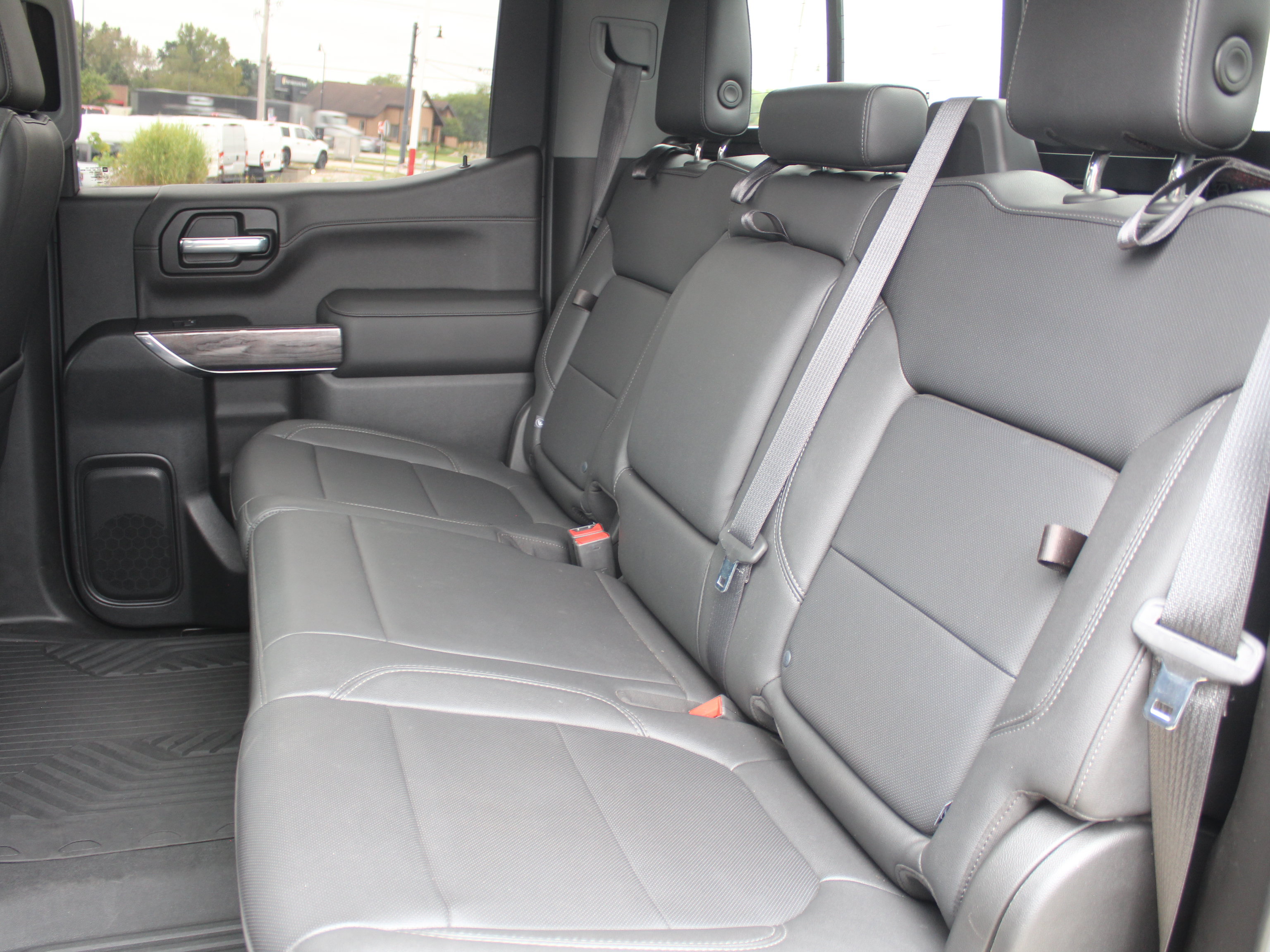 Used 2021 Chevrolet Silverado 1500 LTZ AWD/4WD image 24