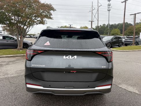 New 2026 Kia Sportage EX w/ EX Panoramic Sunroof Package image 4