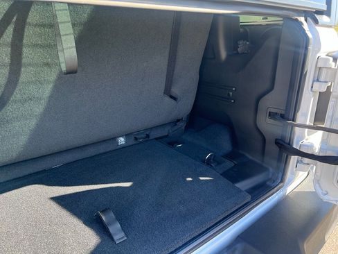 Used 2020 Jeep Wrangler Sport image 7