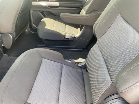 Used 2022 Ford Explorer XLT image 15