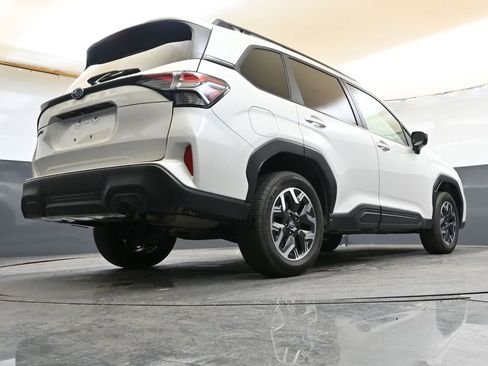 Certified 2025 Subaru Forester Premium AWD/4WD image 33