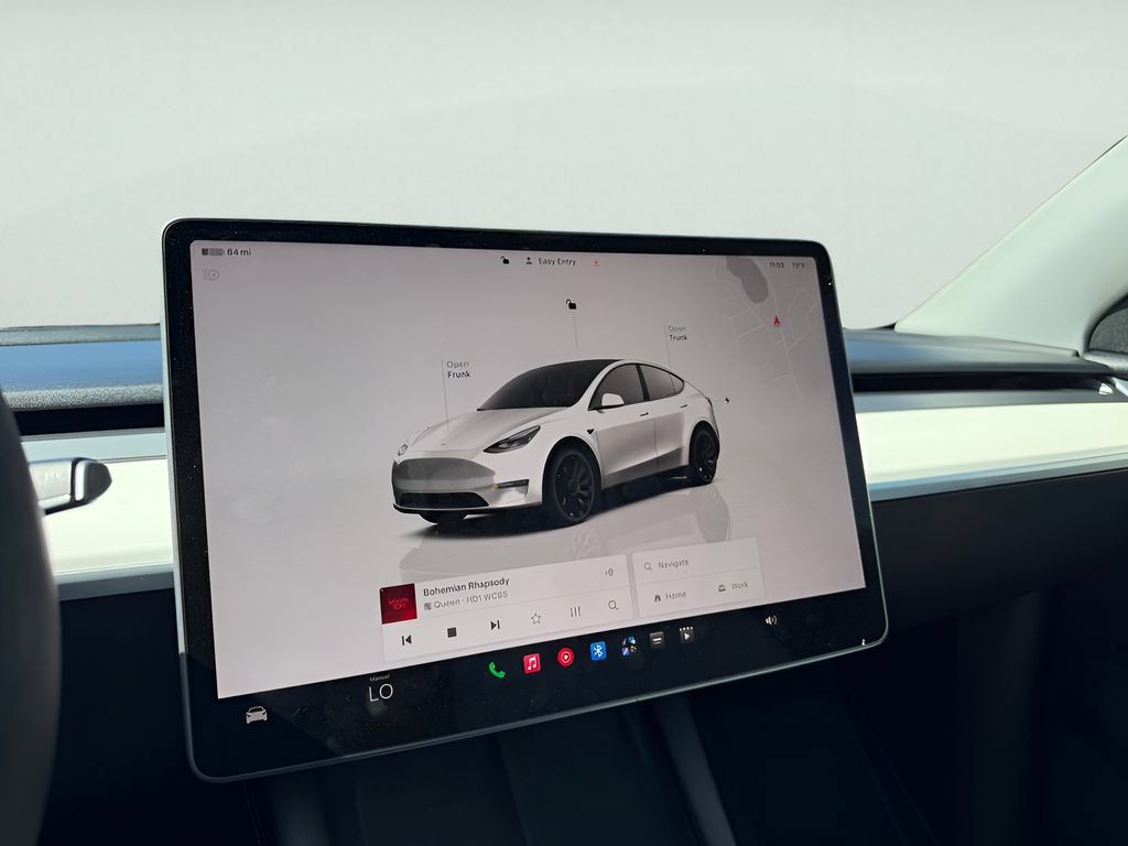 Used 2022 Tesla Model Y Performance AWD/4WD image 16