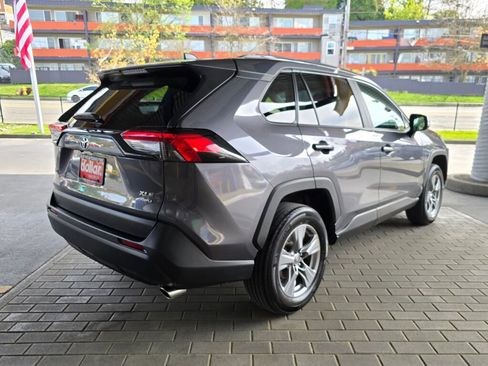 Used 2024 Toyota RAV4 XLE w/ Convenience Package AWD/4WD image 5