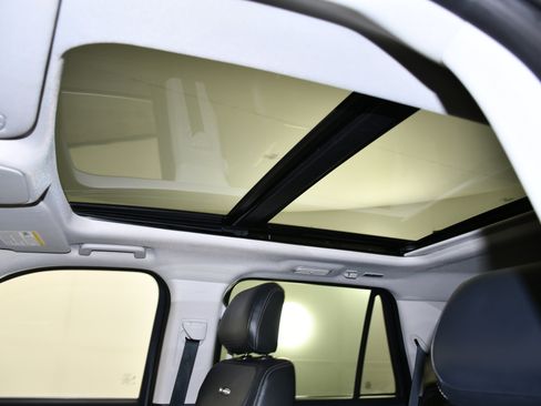 Used 2025 Ford Expedition Platinum image 37