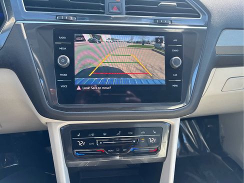 Used 2022 Volkswagen Tiguan SE AWD/4WD image 17