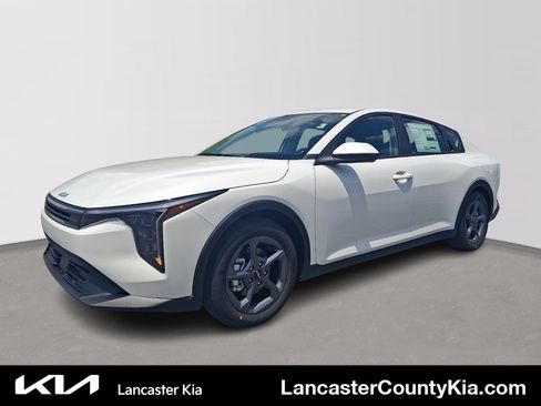 New 2026 Kia K4 FWD image 1