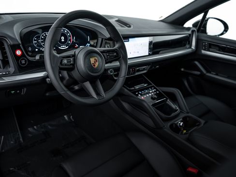 Certified 2026 Porsche Cayenne image 4