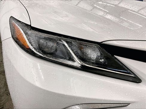 Used 2022 Toyota Camry LE FWD image 27