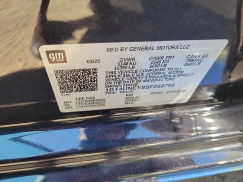 Used 2025 GMC Sierra 2500 SLT w/ SLT Premium Package AWD/4WD image 31