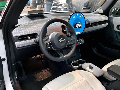 Certified 2025 MINI Cooper S image 16