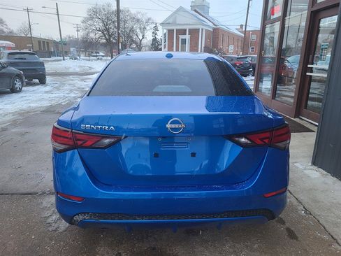 Used 2025 Nissan Sentra SV image 6