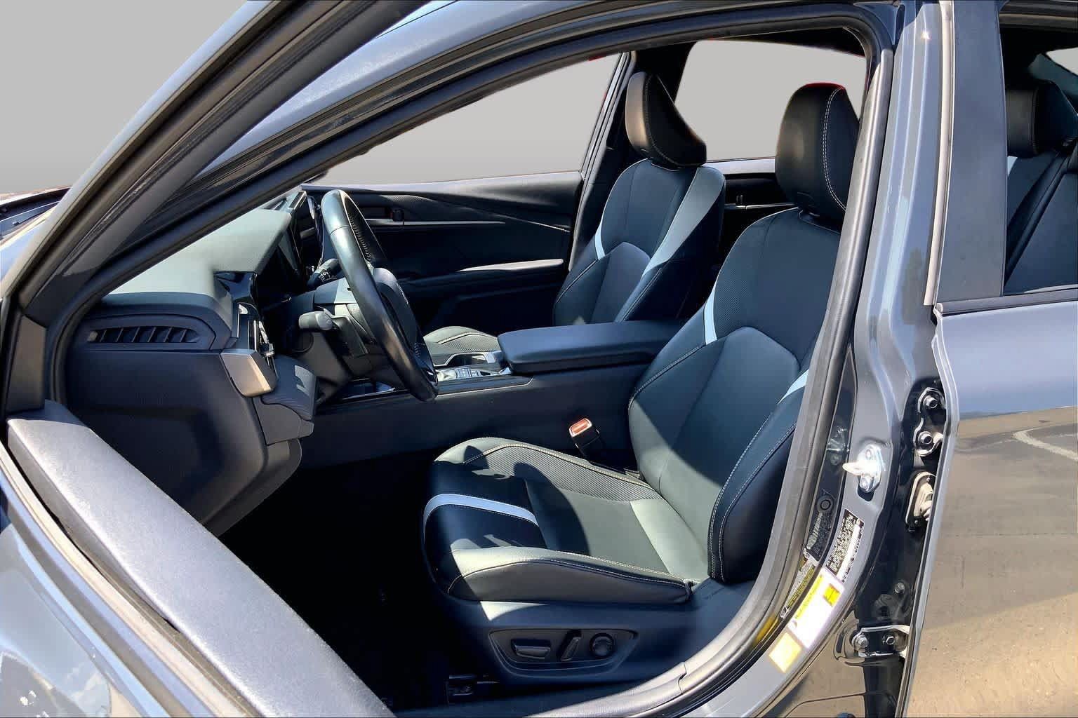 Used 2025 Toyota Camry SE FWD image 8