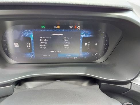 Used 2026 Volvo XC40 B5 Plus AWD/4WD image 9