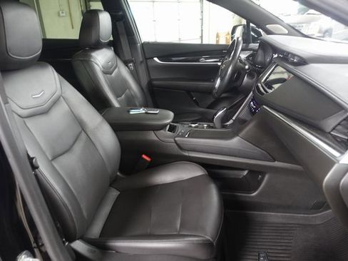 Used 2021 Cadillac XT5 Premium Luxury w/ LPO, Floor Liner Package image 26