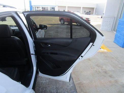 Used 2022 Chevrolet Equinox RS image 24