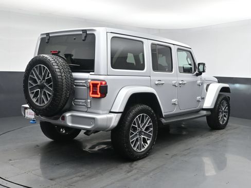 Used 2024 Jeep Wrangler High Altitude AWD/4WD image 19