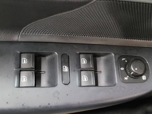 Used 2014 Volkswagen Jetta SE image 27