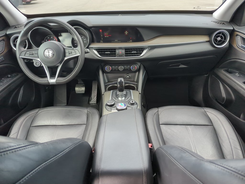 Used 2018 Alfa Romeo Stelvio Ti AWD/4WD image 15