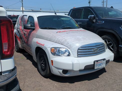 Used 2010 Chevrolet HHR LS FWD image 2