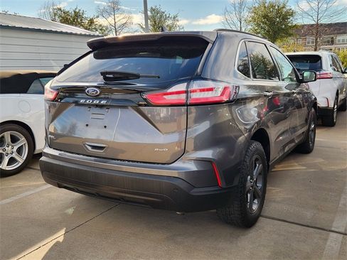 Used 2022 Ford Edge SEL w/ Sport Appearance Package image 4