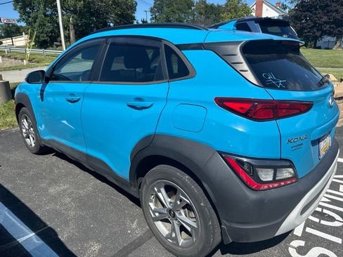 Used 2022 Hyundai Kona SEL FWD image 2