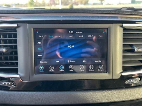 Used 2021 Chrysler Voyager LX FWD image 24