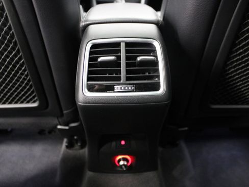 Used 2017 Audi Q3 2.0T Premium image 34